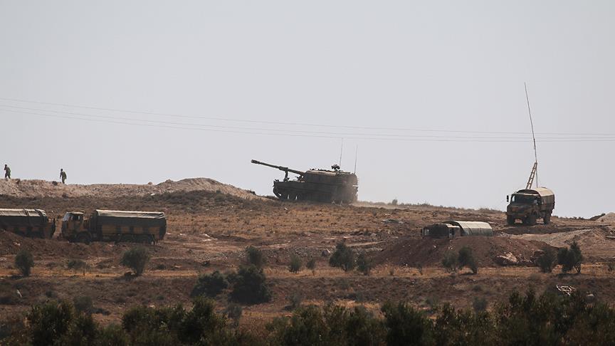 Komando ve zırhlı araçlar sınırda