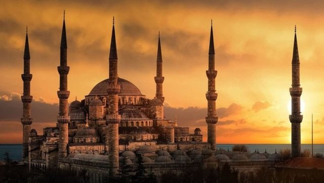 Üç aylar yarın başlıyor