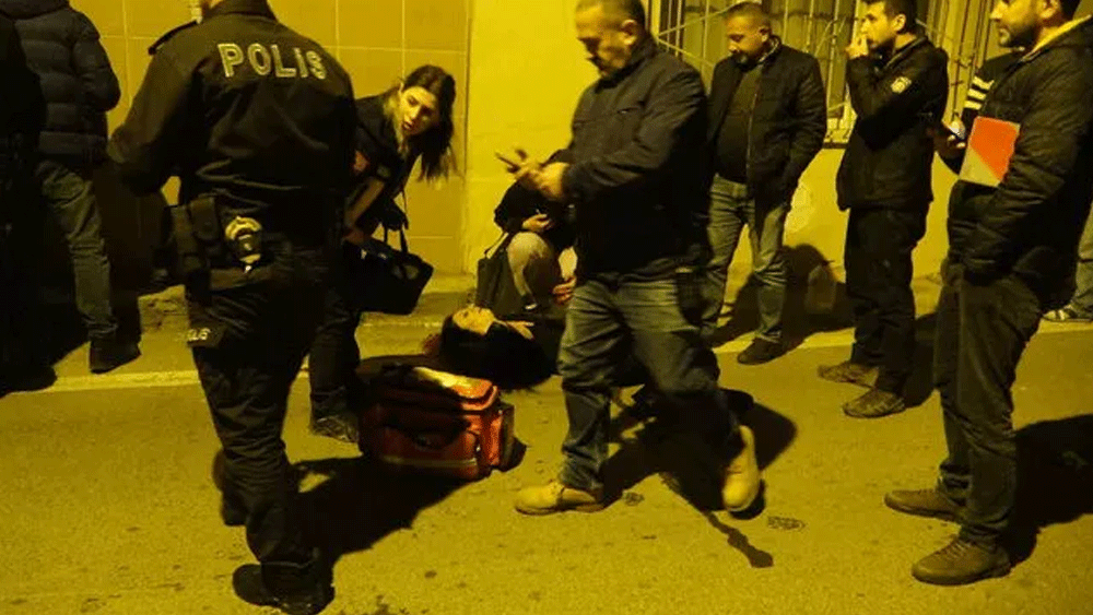 Bursa'da 'Gel bir konuşalım' diye çağırdığı kadını kızının gözleri önünde başından vurdu