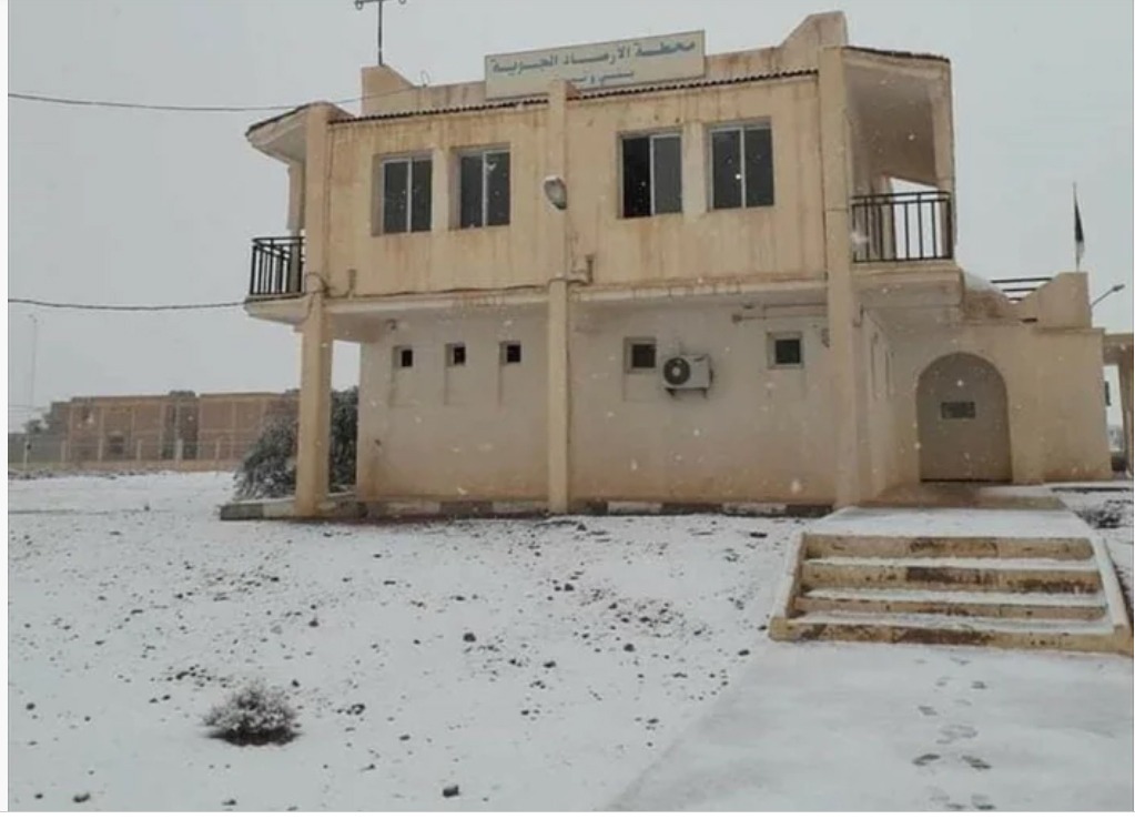 Sonunda bu da oldu çöle kar yağdı