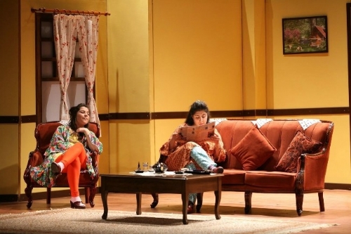 'Düdüklüde Kıymalı Bamya' tiyatro oyunu seyirciyle buluştu