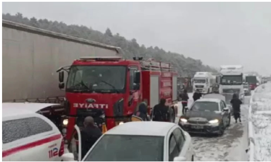 Bolu’da zincirleme kaza: İstanbul yönü ulaşıma kapandı!