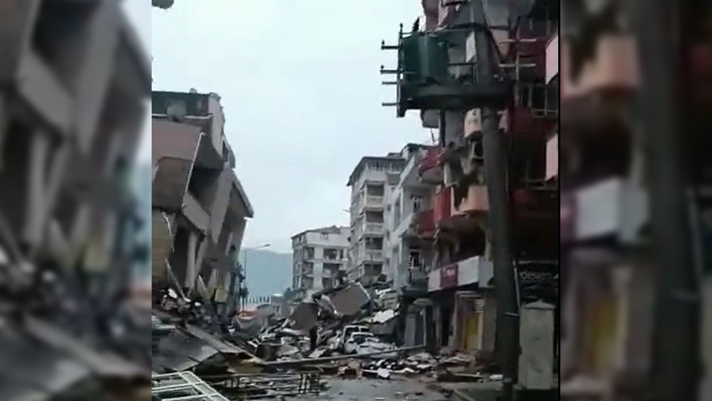 Hatay hayalet şehre döndü! Samandağ'da insanlar enkaz altında