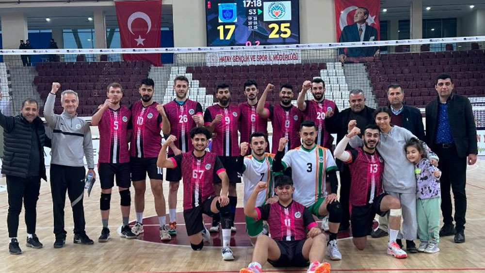 Malatyaspor voleybol takımı enkaz altında kaldı