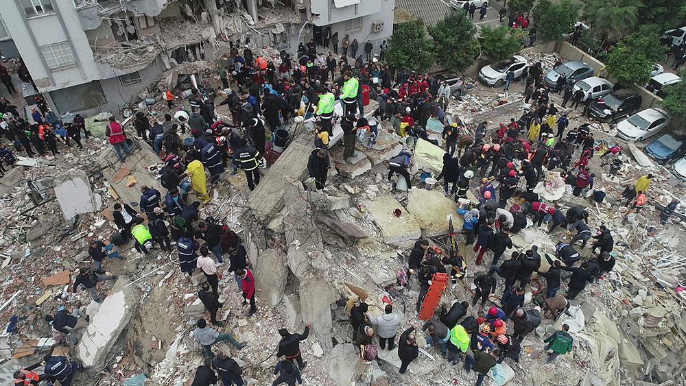 Bakan Akar duyurdu: 3 şehidimiz ve yaralılarımız var