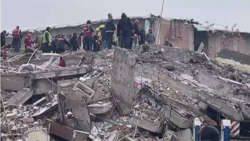 Malatya’da 15 sporcu enkaz altında kaldı