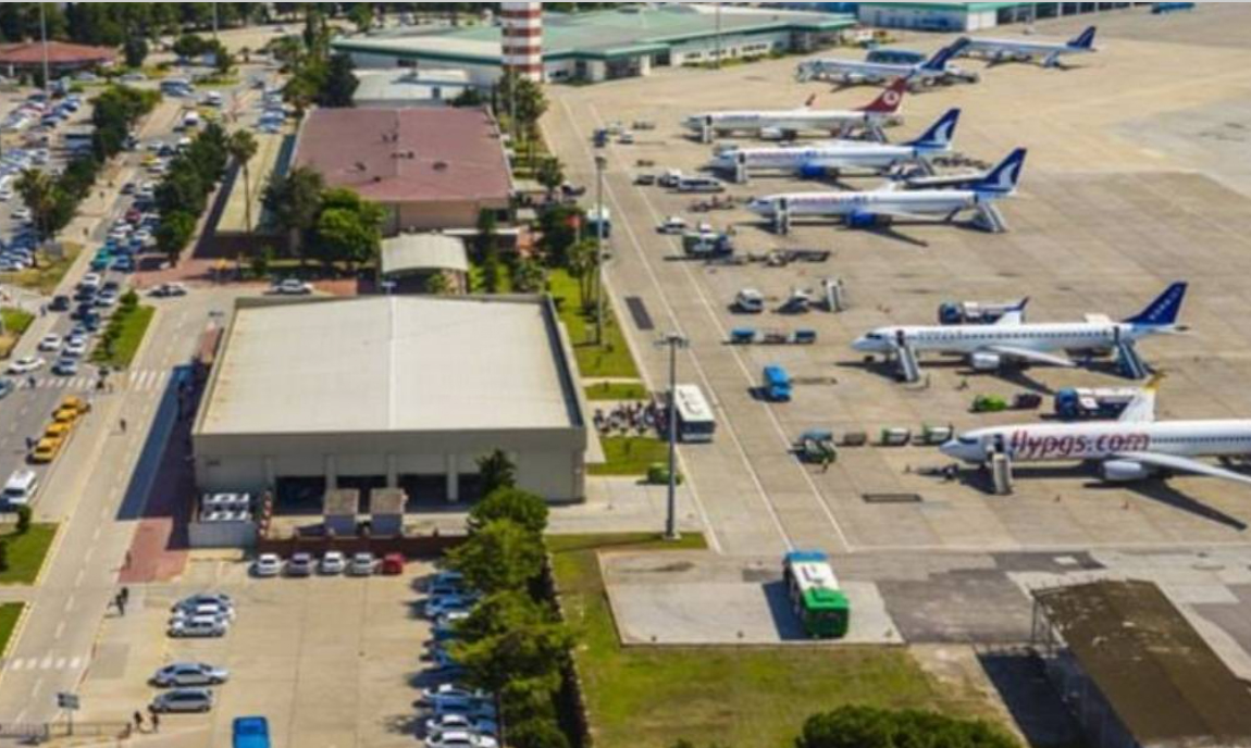 Deprem bölgesinde 4 havalimanı uçuşlara kapatıldı