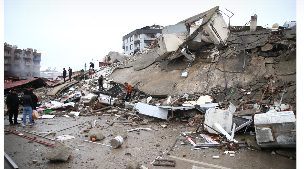 Depremde acı bilanço : Can kaybı sürekli yükseliyor