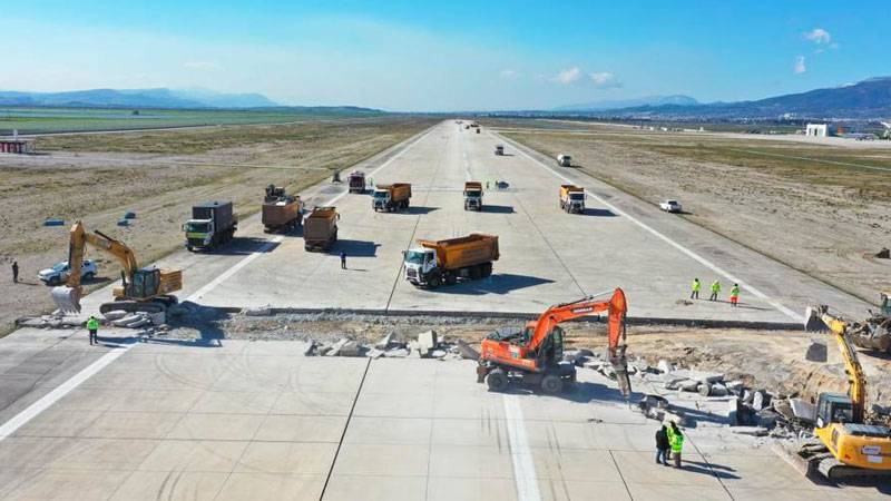 Ankara Büyükşehir Hatay Havaalanı’nın onarımına başladı