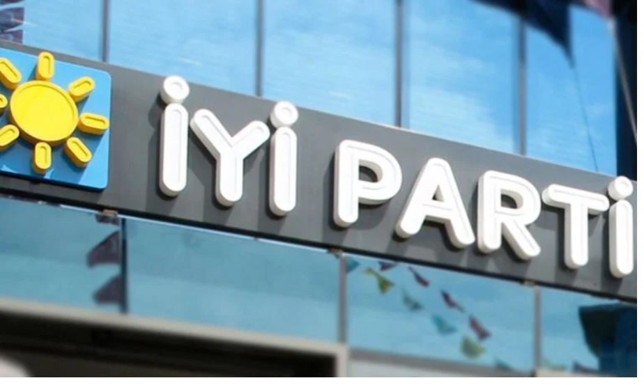 İYİ Parti milletvekilleri maaşlarını depremzedelere bağışladı