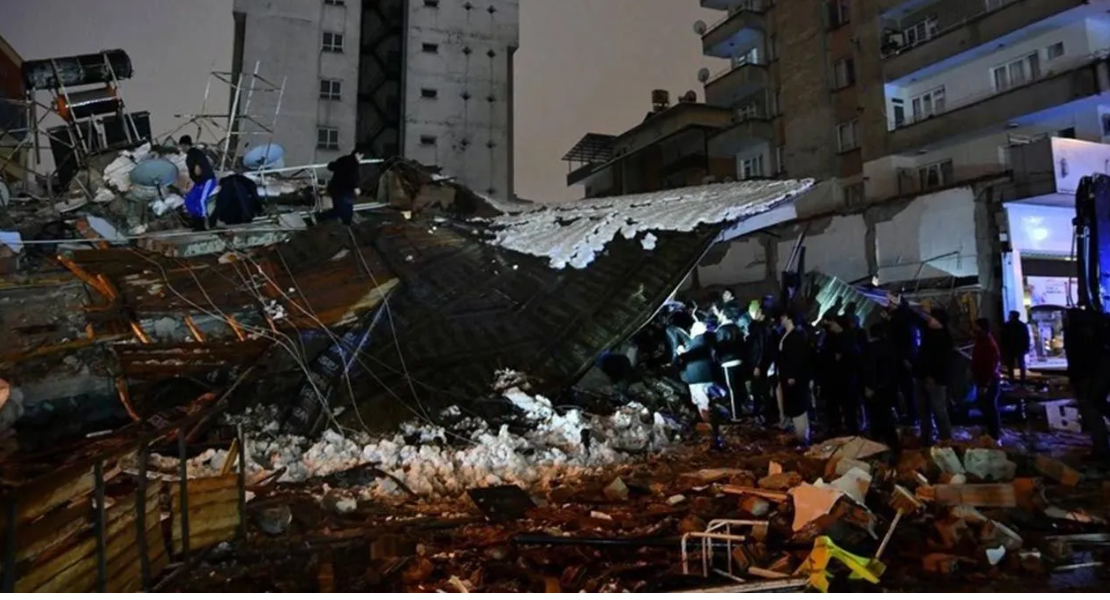 Deprem bölgesinde salgın hastalık tehlikesi!