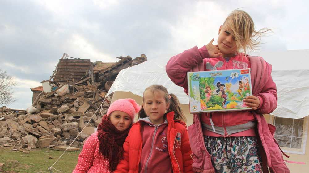 Depremi yaşamış olan çocuklara nasıl davranmalı?