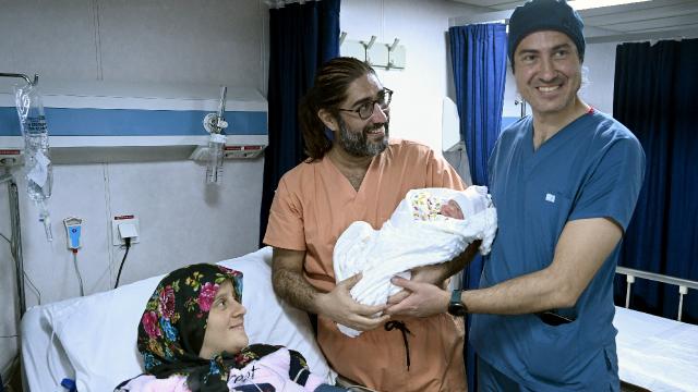 TCG Bayraktar gemisinde dünyaya gözlerini açtı