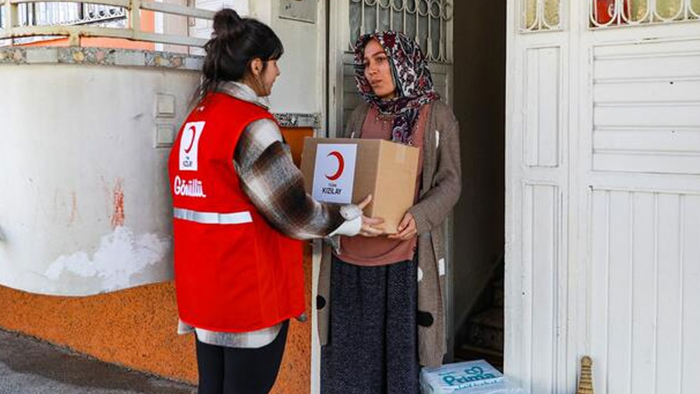 Kızılay'dan depremzede kadınlara WhatsApp hizmeti