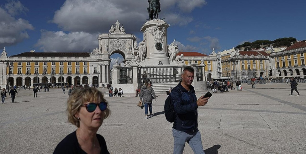 Portekiz'de ev alana oturma oturma izni yok