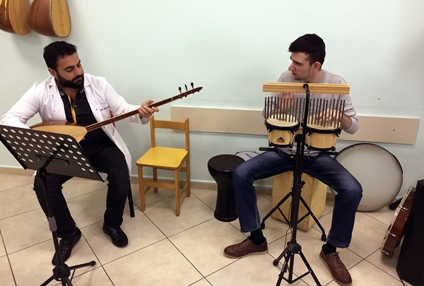 Müzik eğitimi ile otizm engelini düşürdü