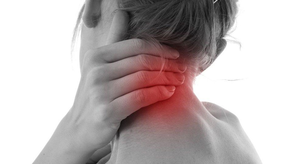 Boyun ağrısı nasıl geçer? Evde boyun ağrısı için neler yapılabilir?