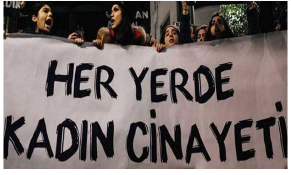 İzmir’de polislerin yanında eski eşini öldürdü