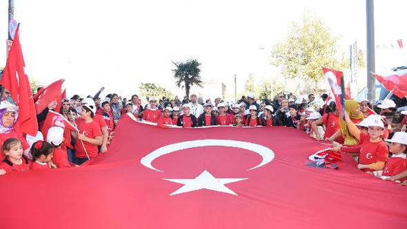 Avcılar’da 29 Ekim coşkuyla kutlandı