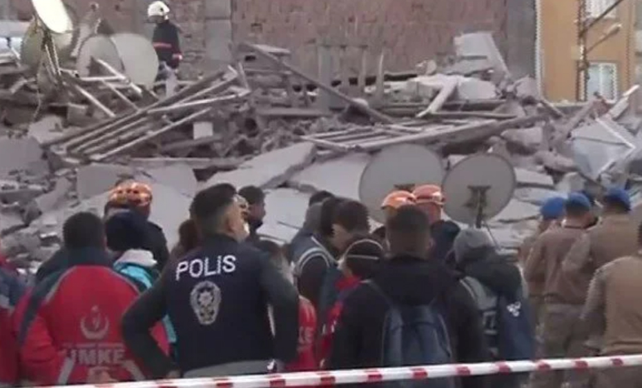 Malatya'da 5 katlı bina çöktü