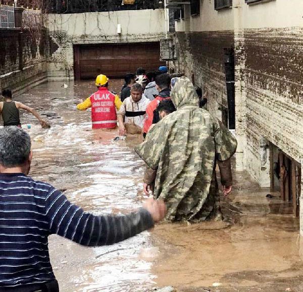 Acı üstüne acı: Selde can kaybı 10'a yükseldi