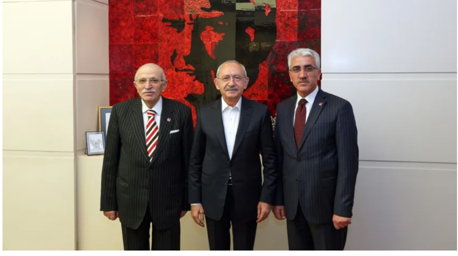 AKP eski milletvekili Süleyman Çelebi CHP'ye katıldı