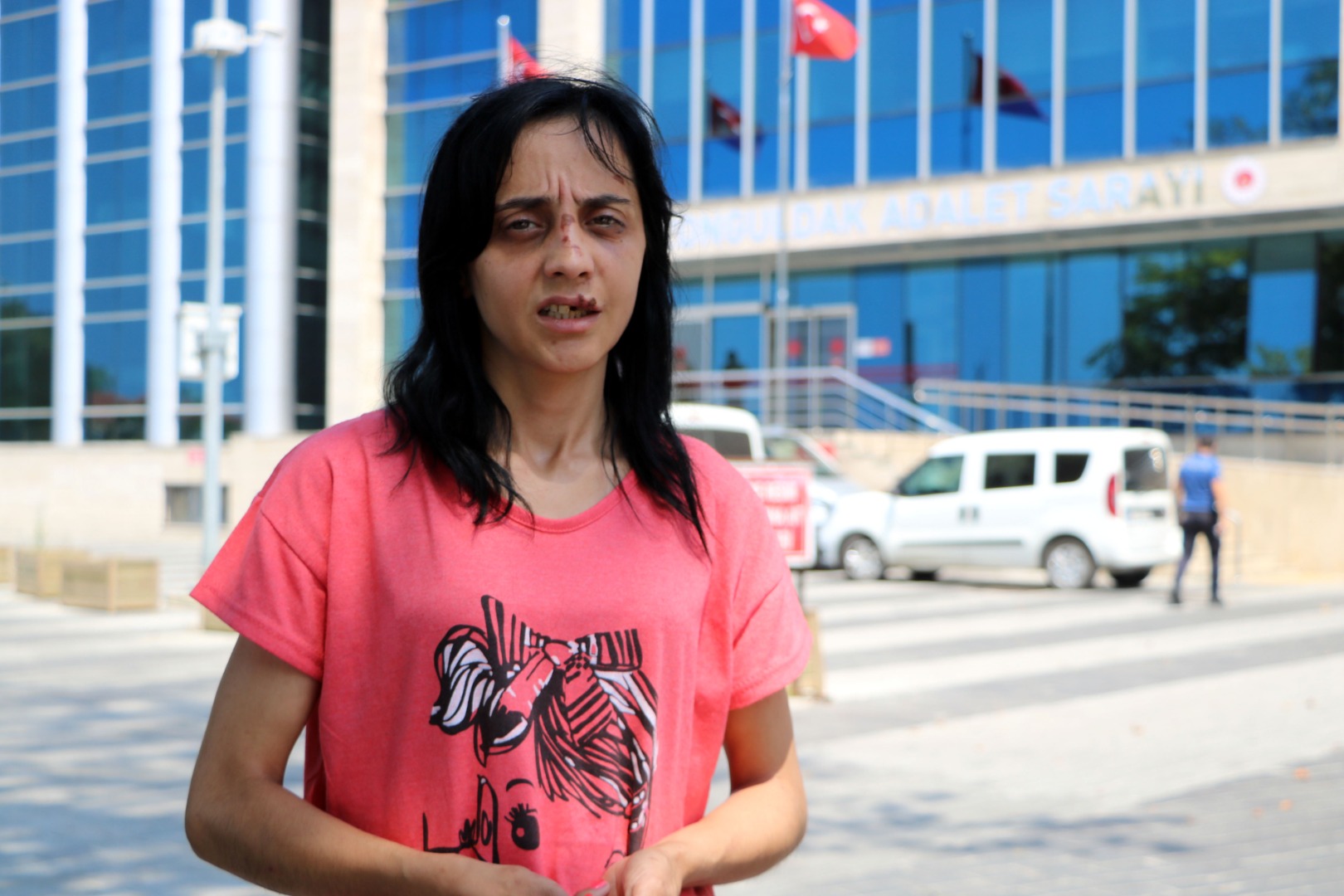 tanımadığı kadını yumrukladı 6 yıl istendi