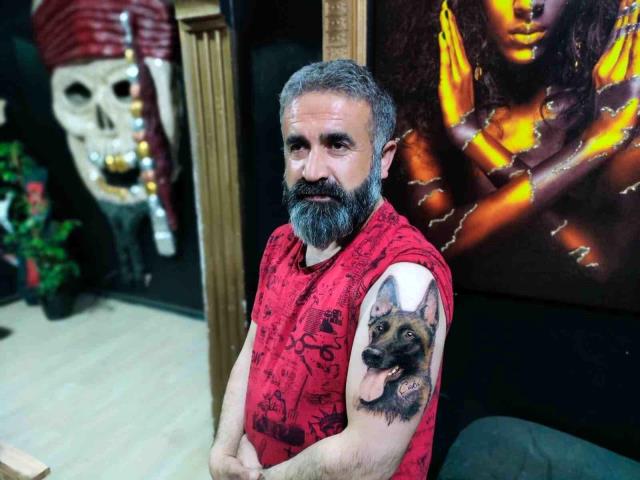 Depremde hayatını kurtaran ‘Çakıl’ı kolunda taşıyacak