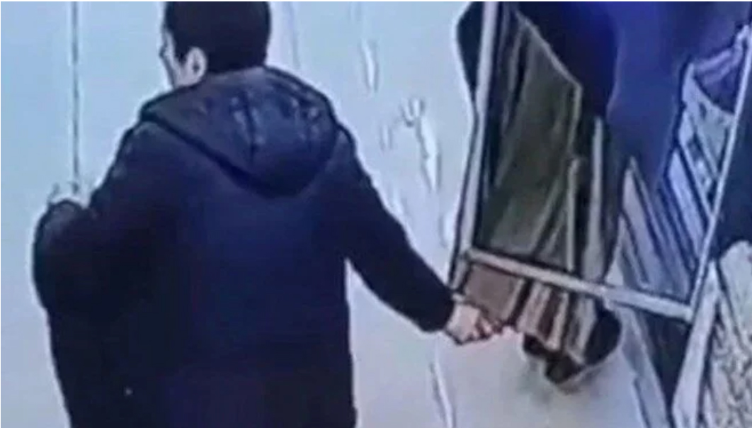 Etek altı görüntüleri çeken komisere tahliye