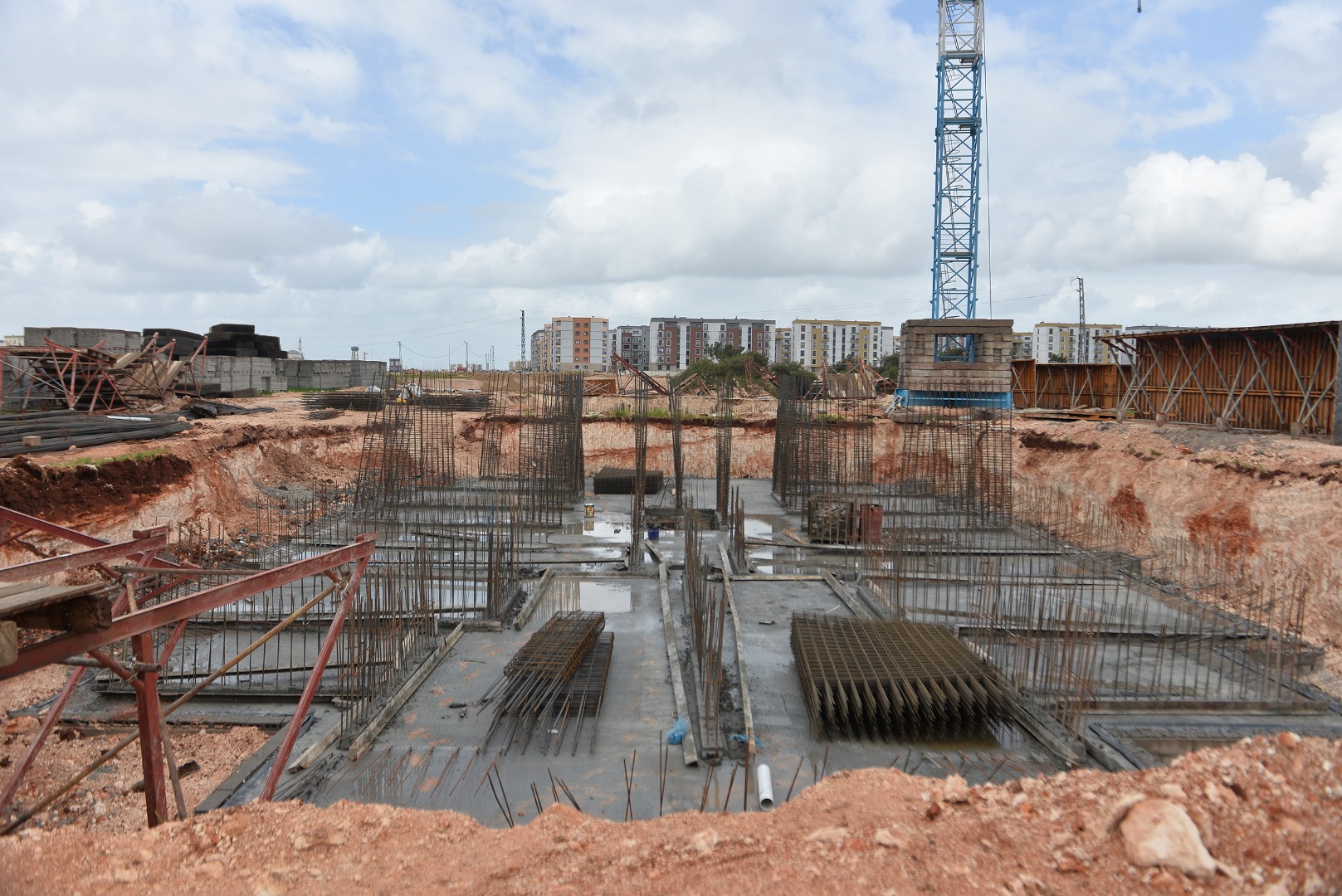 TOKİ, Adana'da kalıcı konut temellerini attı