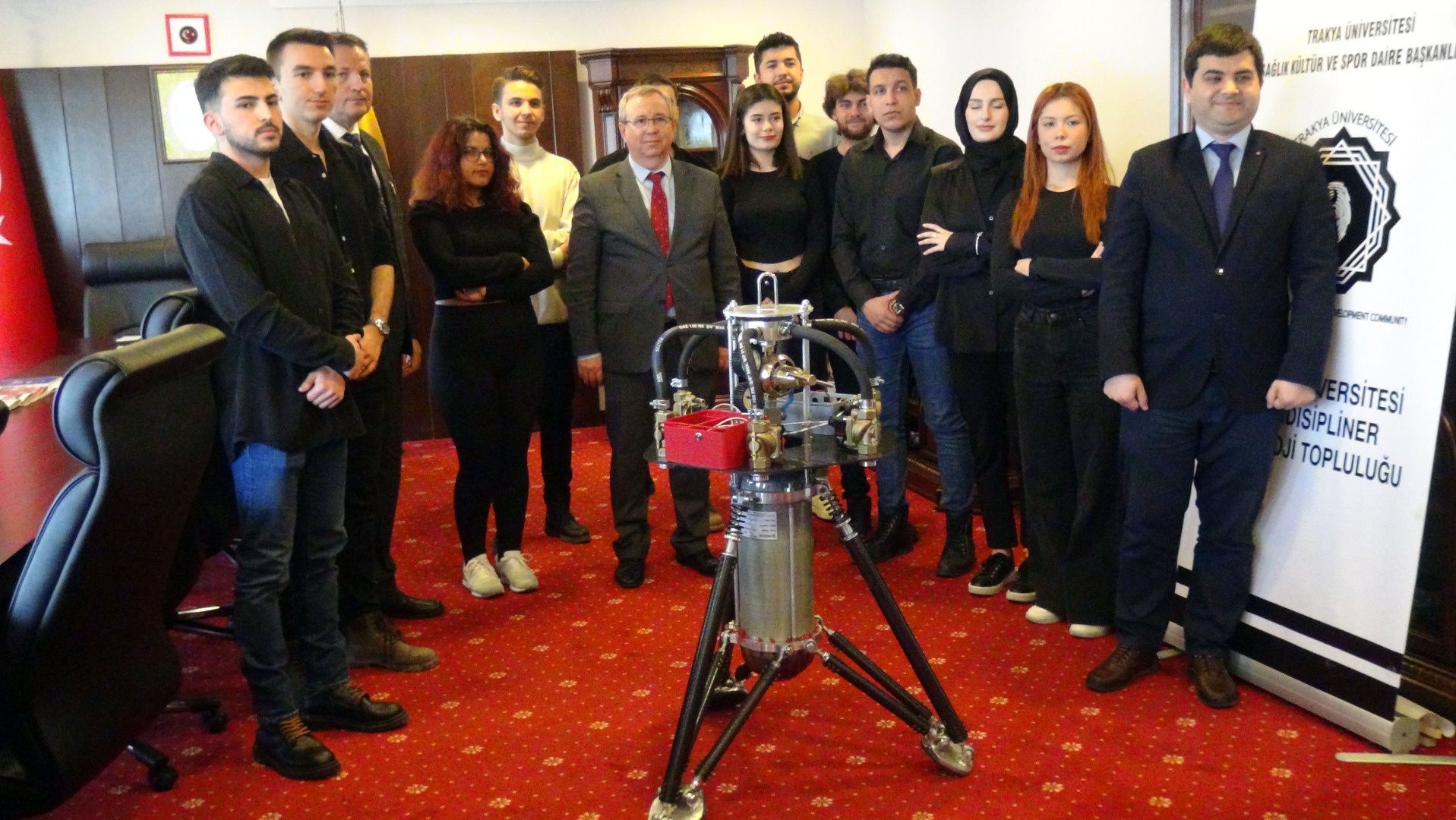 5 ayda yaptılar finale kaldılar