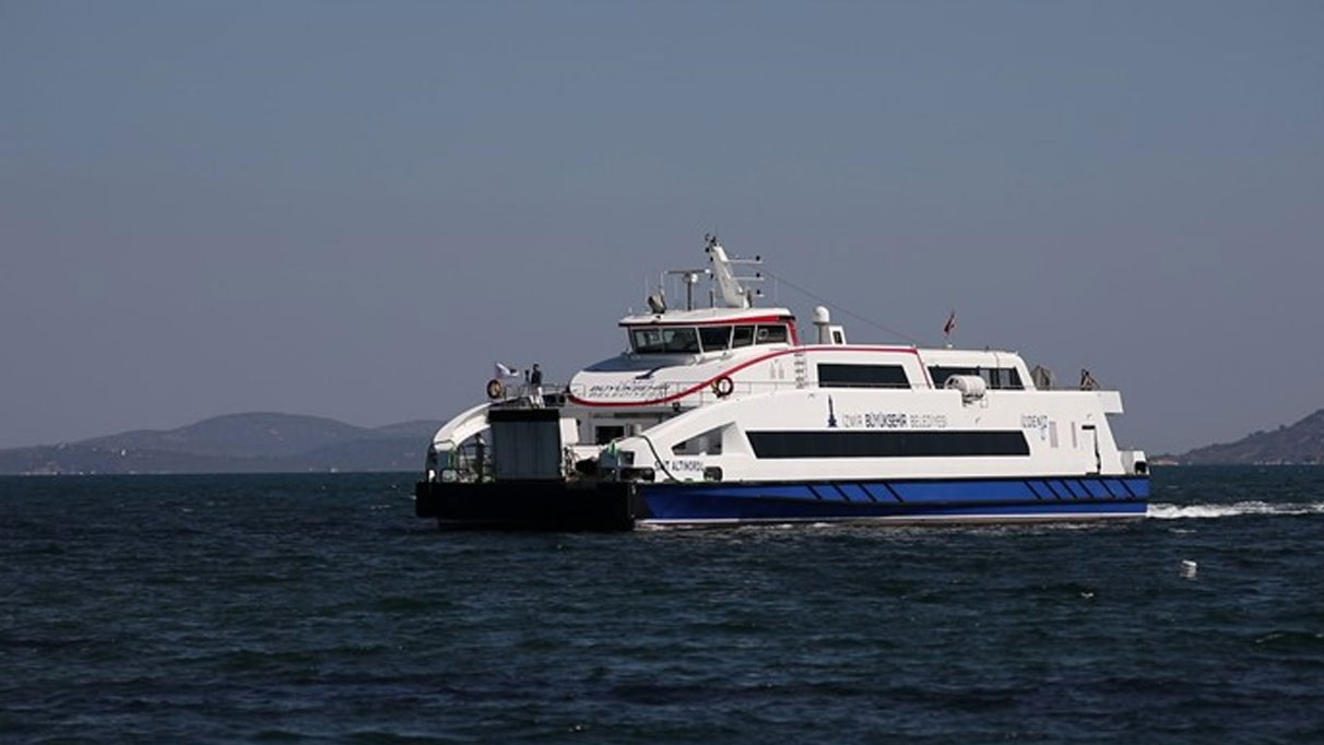 İzmir'de vapur seferleri normale döndü