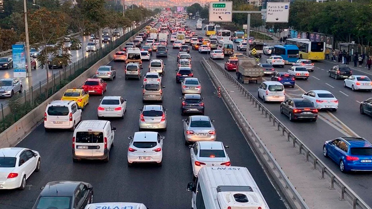 İstanbul'da bugün trafiğe kapanacak yolların listesi belli oldu