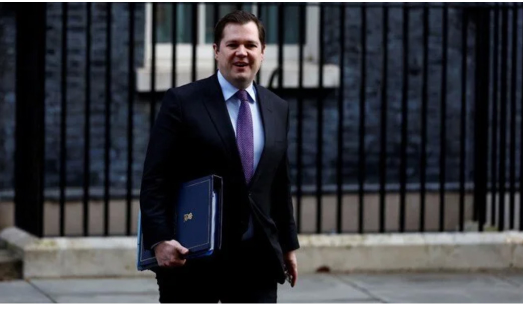 Hız sınırını aşan bakana trafikten men cezası