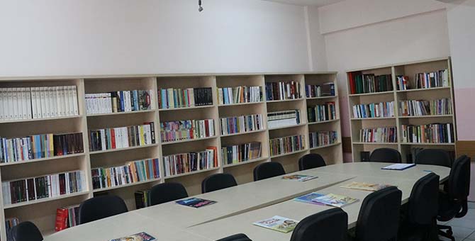 Her yıl 10 okula kütüphane kuruyor