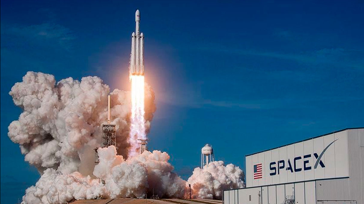 Space X'ten flaş adımı attı: Cihaz yörüngeye fırlatıldı