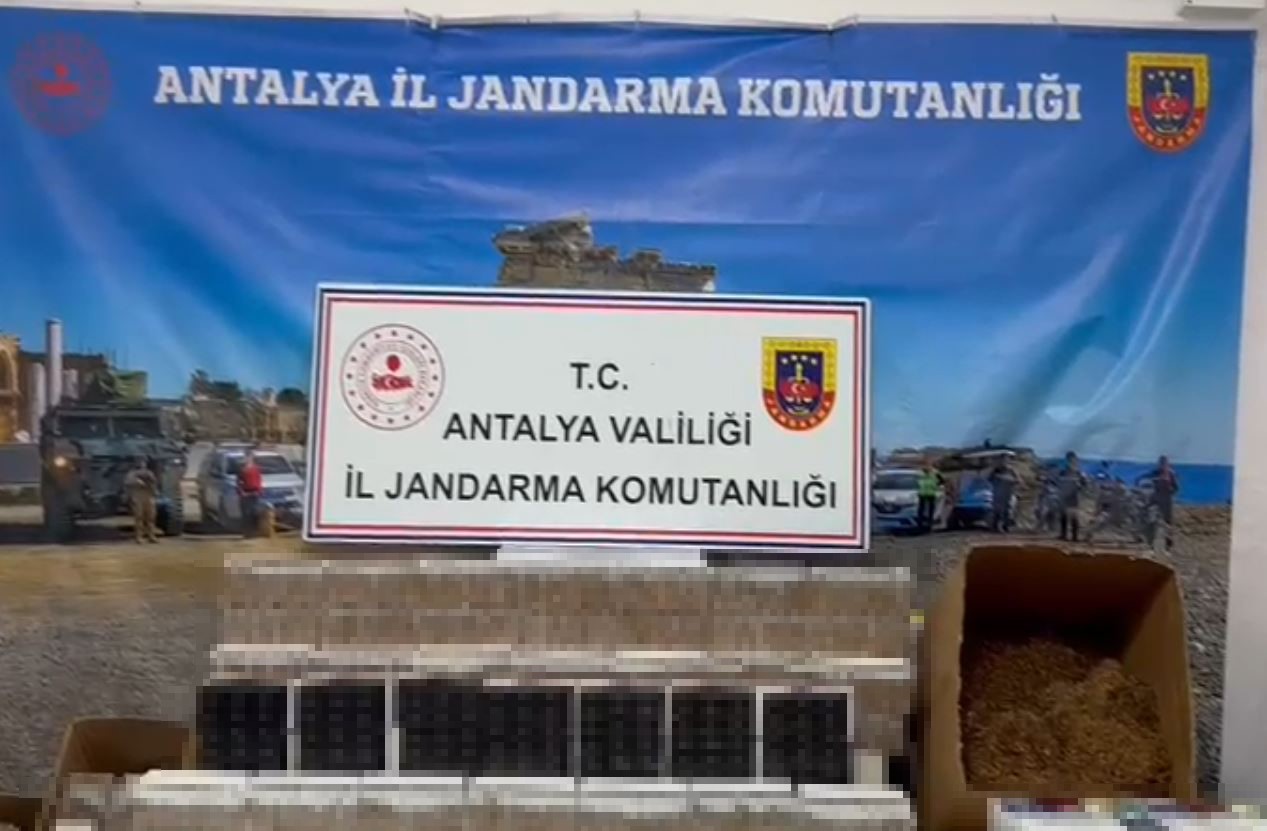 Antalya'da 261 bin 600 adet makaron ele geçirildi