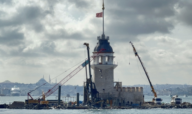 Kız Kulesi'nin çevresinde tadilat yapılıyor