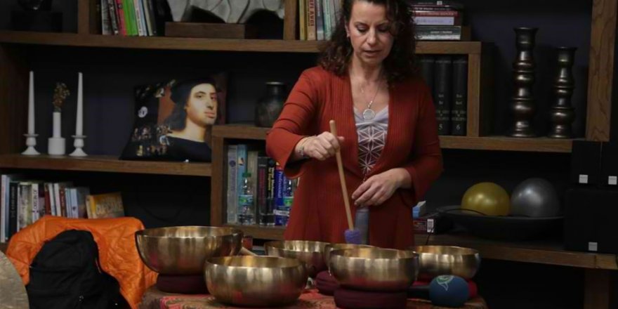 ‘Seslerle bilinçaltı temizlenir ağrılar azalır’