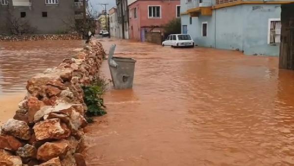 Şanlıurfa'da sağanak sele neden oldu