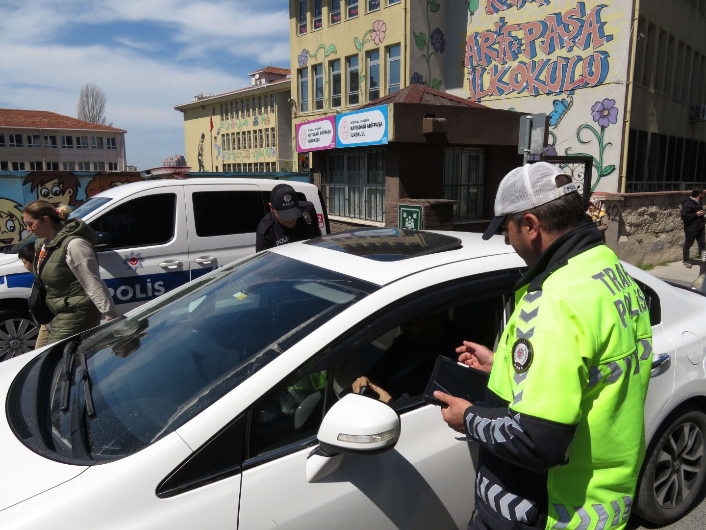 Ataşehir’de okul çevresinde polis denetimi