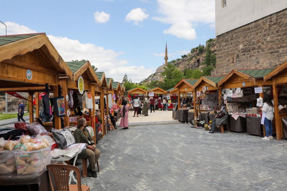 Talas Belediyesi'nden 'maharetli eller' pazarı 