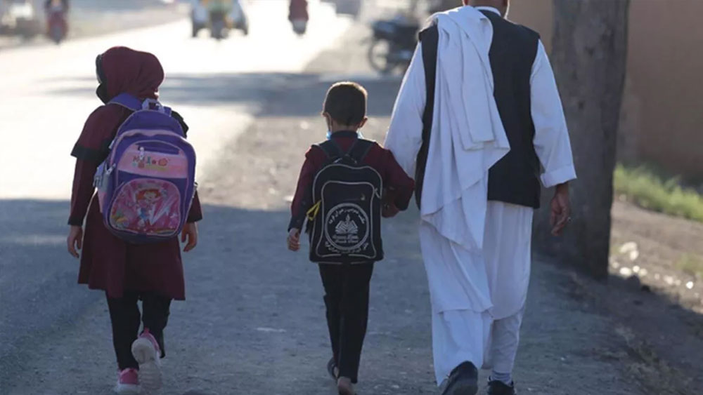 Afganistan'da kız öğrencilere bir yasak daha...