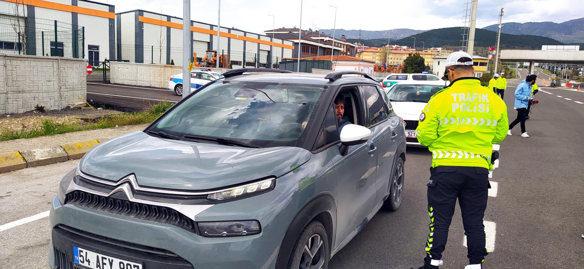 Otoyollarda bayram için trafik tedbirleri arttırıldı