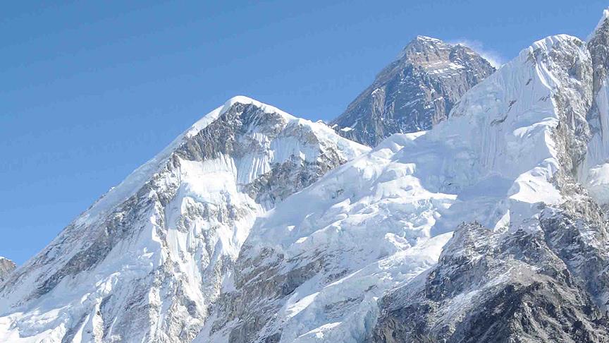 Everest uzmanı dağcı son tırmanışta hayatını kaybetti