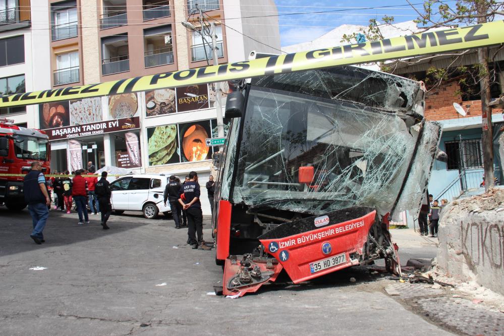 Kontrolden çıkan belediye otobüsü duvara çarptı: çok sayıda yaralı var