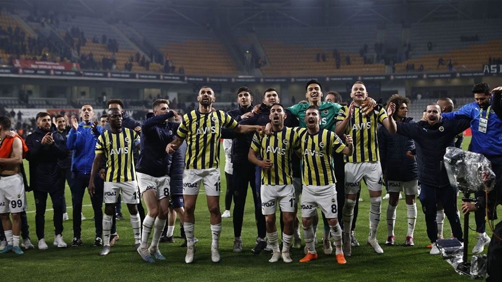 Fenerbahçe, geriye düştüğü maçta kazandı