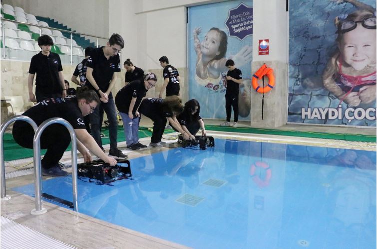 TEKNOFEST'te Öğretmen çift finalde yarışacak