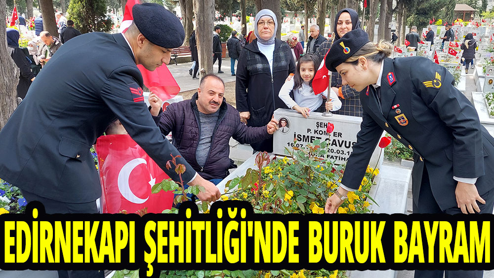 Edirnekapı Şehitliği'nde buruk bayram