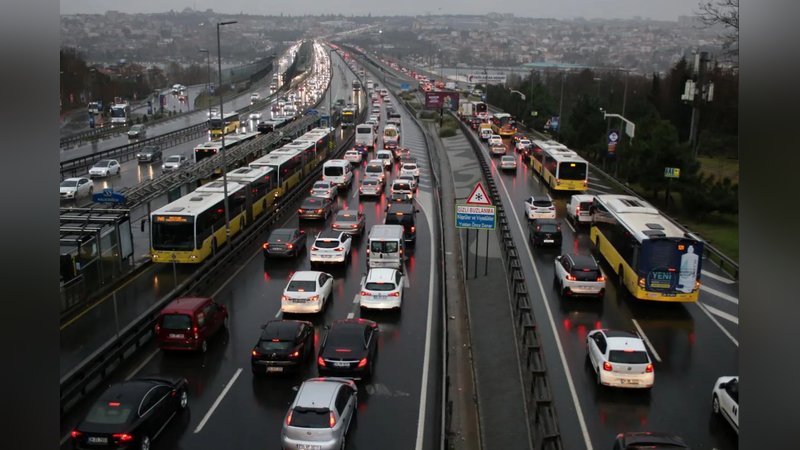 Anadolu yakasında trafik yoğunluğu